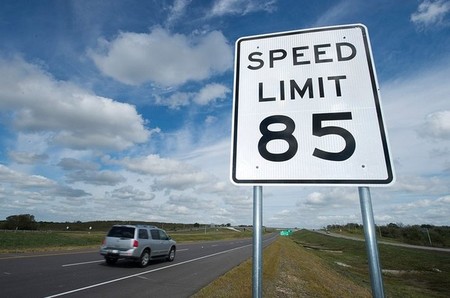 SH-130, la autopista más rápida de Estados Unidos, empieza con mal pie