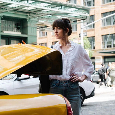 Ocho meses después de su estreno en cines Movistar+ ha estrenado ‘Materialistas’, una honesta comedia romántica para quedarse en casa el fin de semana