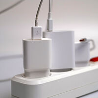 Cómo un cargador de móvil estropeó mi conexión a Internet: así es como lo arreglé