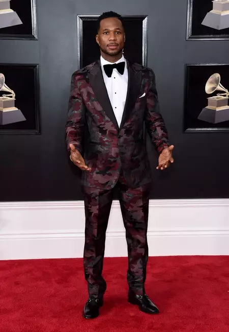 Robert Randolph Falla Al Camuflajearse Para La Alfombra Roja De Los Premios Grammy 2