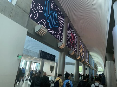 2019 年 6 月のマッケンナリー センター (カリフォルニア州サンノゼ) - WWDC19 - のホール。