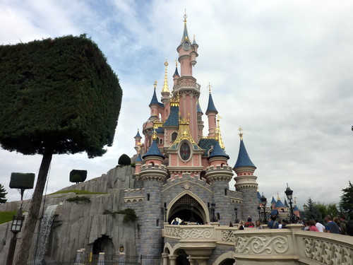 Disney prohíbe los palo selfie en sus parques