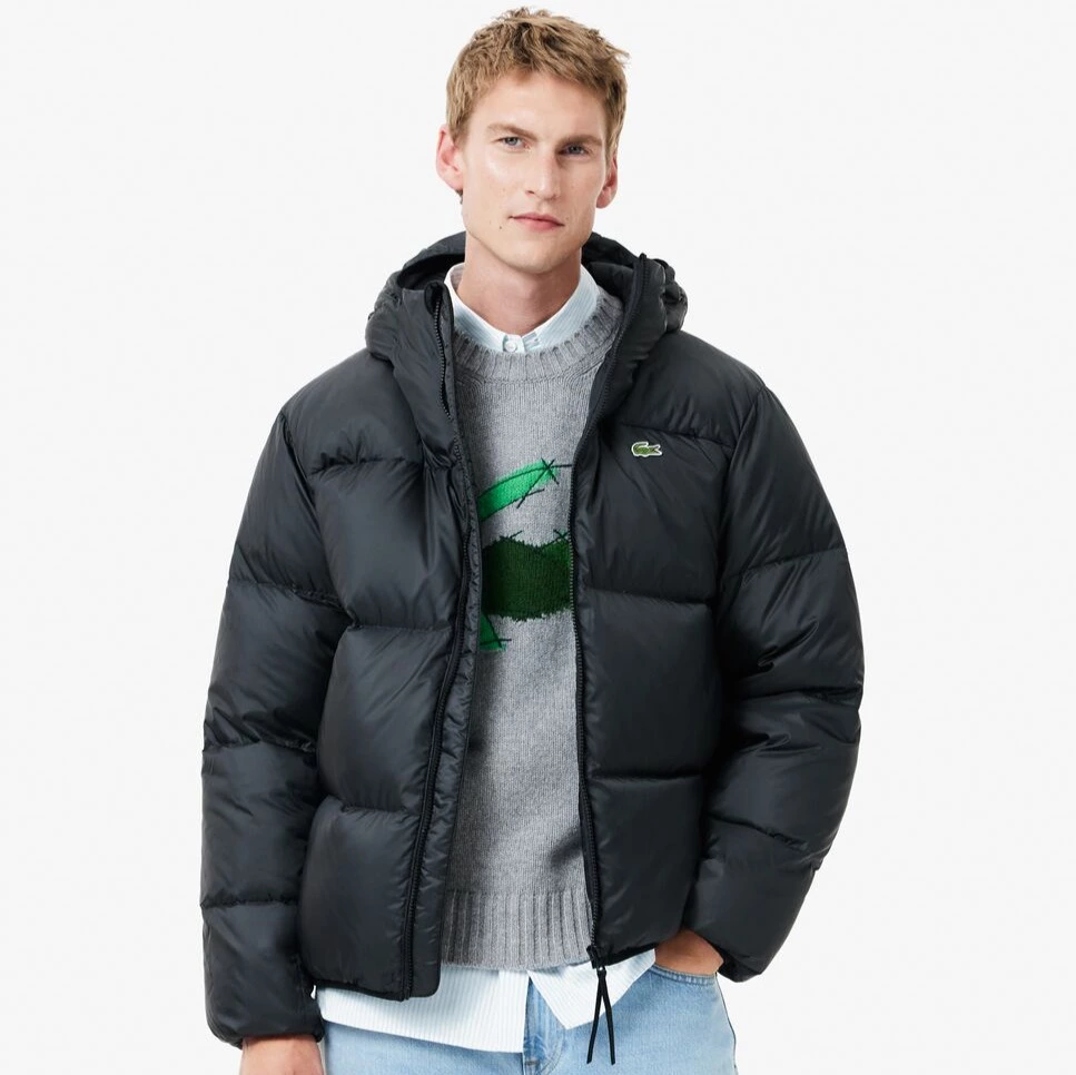 Lacoste - Chaqueta de hombre acolchada corta con capucha hidrófuga.