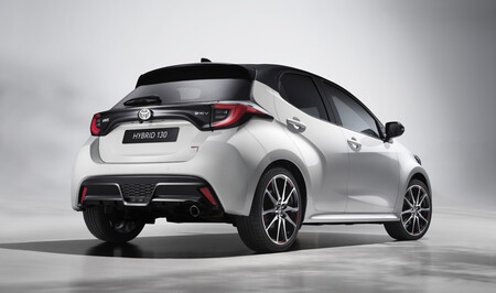 Toyota Yaris 130H 2024