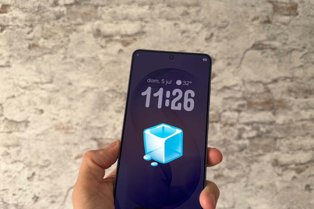 Antes de pensar que se ha roto, si tu Galaxy no responde a nada, también hay una forma fácil de reiniciarlo