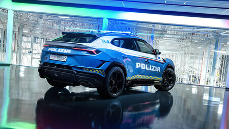 Lamborghini Urus Polizia 4