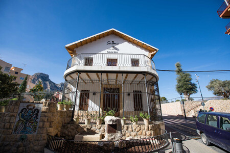 Pueblo Medieval Alicante Costa Brava Montana Autentico Buena Comida Barato Naturaleza Tranquilo Escapada Espana Otono