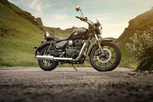 Royal Enfield Meteor 350: una sencilla custom al estilo británico con 20 CV y a precio ajustado para el carnet A2