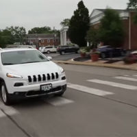 Video: Ni los autos se salvan de ser hackeados, el UCONNECT de Fiat Chrysler ha sido vulnerado