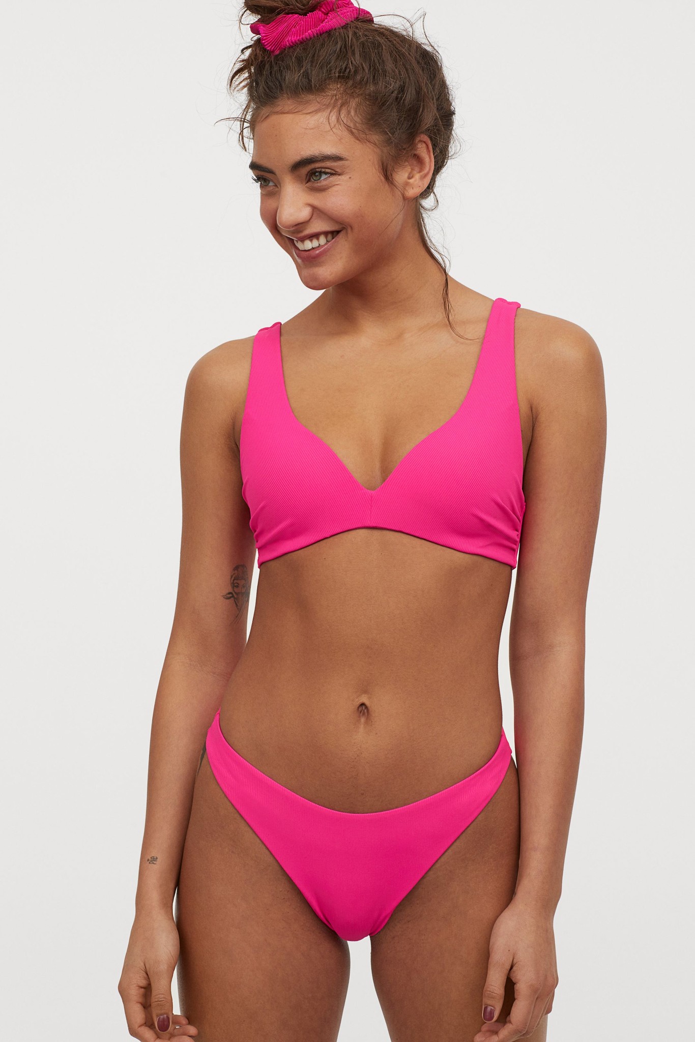 Los mejores chollos de las segundas rebajas 2020 se encuentra aquí y ahora nueve bikinis de H&M