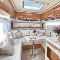 La propuesta de Euramobil para su nueva autocaravana apunta al lujo con un enorme salón con chimenea