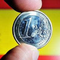 El euro cae y España se ve perjudicada: así impacta en nuestra balanza comercial