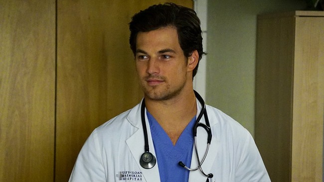 Set Greys Giacomo Gianniotti
