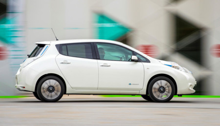Pronto verás montones de Nissan Leaf vestidos de taxi haciendo carreras por Madrid