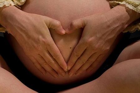 La mejor edad para tener el primer hijo es entre los 25 y los 29 años