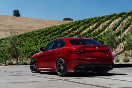 Alfa Romeo Giulia Quadrifoglio 2017 12