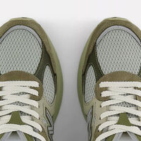New Balance tiene rebajadas las zapatillas color pistacho que le suman ese toque de nostalgia a tu look de otoño para conquistar la calle