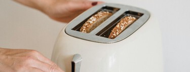 Cómo limpiar la tostadora paso a paso para eliminar migajas, grasa y suciedad acumulada