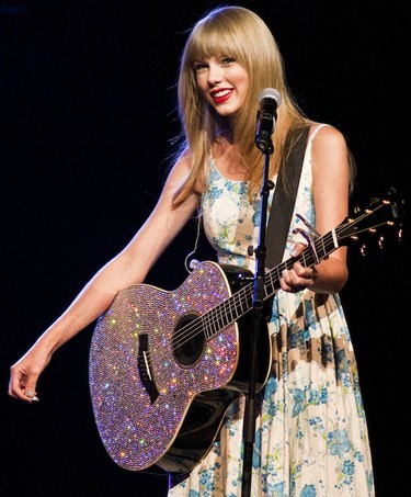 Taylor Swift, la reina de los vestidos veraniegos 