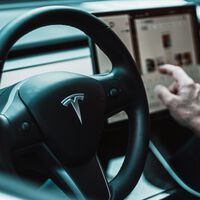 A Tesla le siguen creciendo los enanos: el Model 3 ya no es el eléctrico premium que más vende en China