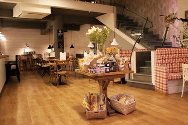 Canela Bakery Coffee, la experiencia gastronómica más <em>cool</em> de Lugo