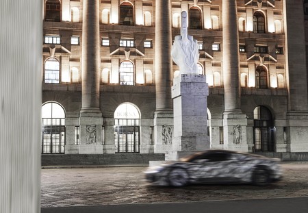 Maserati MC20 comienza a pasearse en las calles de Italia