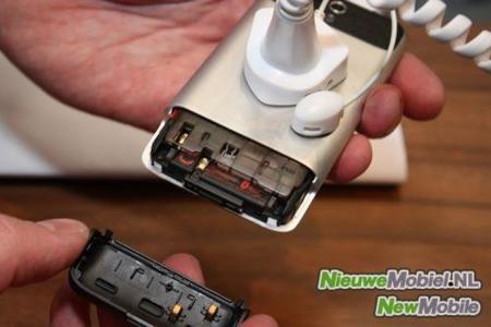 HTC Legend: batería, SIM y tarjeta de memoria tras un cuerpo de aluminio