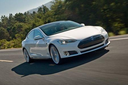 El Tesla Model S llega a Dinamarca y Better Place anuncia una tarifa para él