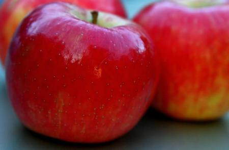 ¿Pegatinas de personajes infantiles en las frutas para que los niños las acepten mejor?
