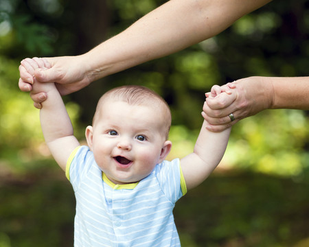 Un padre registra en gráficos las primeras palabras de su bebé