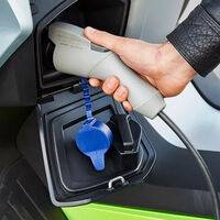 De noche, con sierras y por 30 euros: el nuevo objetivo de los ladrones es el cobre de los puntos de recarga, y España está plagado de ellos