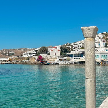 He viajado a una de las islas griegas más famosas del mundo y me ha decepcionado: su playa está llena de basura