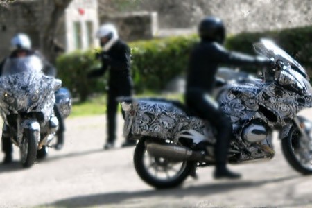 Fotos espía de la nueva BMW R 1200 RT con refrigeración líquida