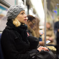 Las mujeres embarazadas que viajen en el metro de Tokio podrán 'pedir' un asiento a través de una aplicación en su móvil 