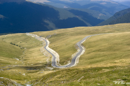Nos vamos de ruta: empacho de curvas en Transalpina y Transfăgărășan, las mejores carreteras de Rumanía