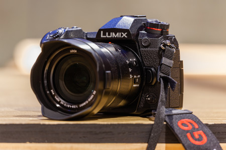 Panasonic Lumix G9, Sony A7 II, Canon EOS 800D y más cámaras, objetivos y accesorios en oferta: Llega Cazando Gangas