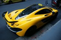 Y esto es un McLaren P1 para servicios de taxi 