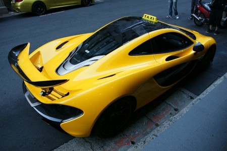 Y esto es un McLaren P1 para servicios de taxi