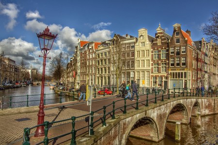 Once datos curiosos sobre los canales de Amsterdam que quizás no conozcas