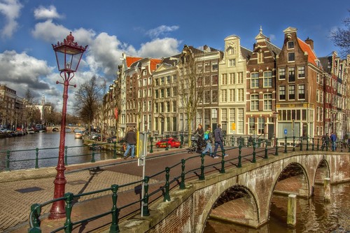 Once datos curiosos sobre los canales de Amsterdam que quizás no conozcas 