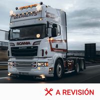 El baile de luces de los camioneros: la forma oculta de los profesionales para ayudarse a adelantar