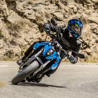 Suzuki necesita que la GSX-8S sea una superventas, pero es más cara que su rival más directa