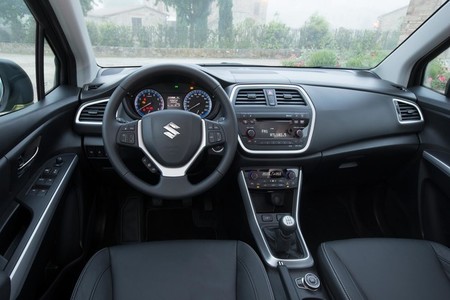 Suzuki SX4 S-Cross 2013, interior