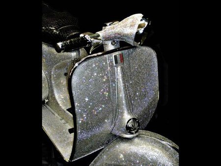Vespa Swarovski, el lujo por capricho
