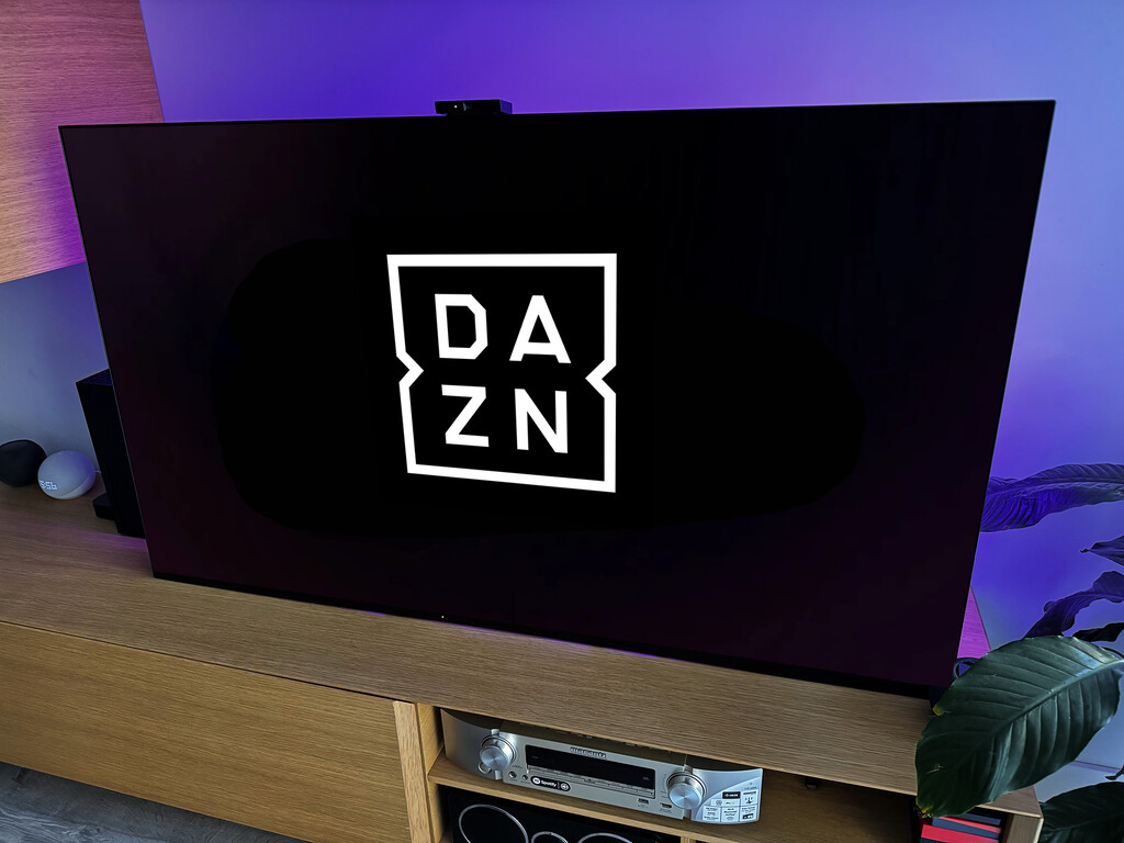 DAZN retoma una de sus funciones estrella para usar la cuenta a medias. Lo malo es que ha copiado a Netflix