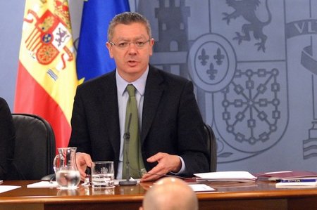 El Registro Civil tiene que desaparecer y pasar a la Agencia Tributaria