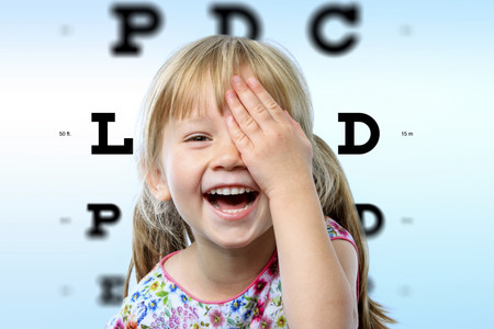 Cinco signos precoces que pueden alertar de problemas visuales en los niños