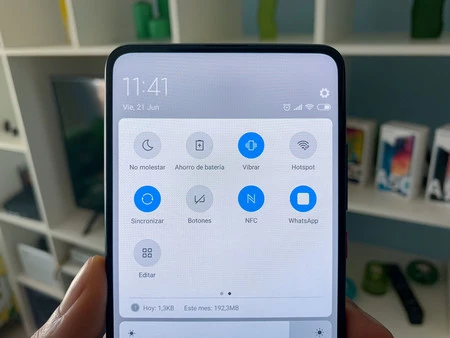 追加するアクセスは、残りのシステム アイコンと同じ形状になります。