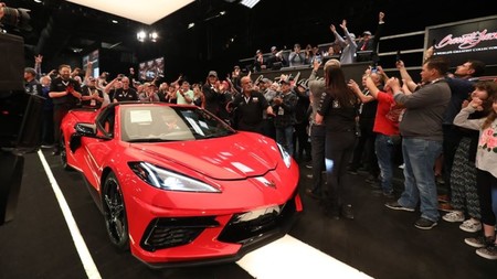 El primer Chevrolet Corvette C8 producido fue vendido por 3 millones de dólares