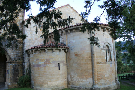 El Parador de Cangas de Onís en Asturias, el monasterio y sus curiosidades